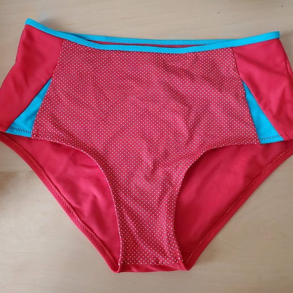 High waisted bright red bathing suit - Picture 3 of 4